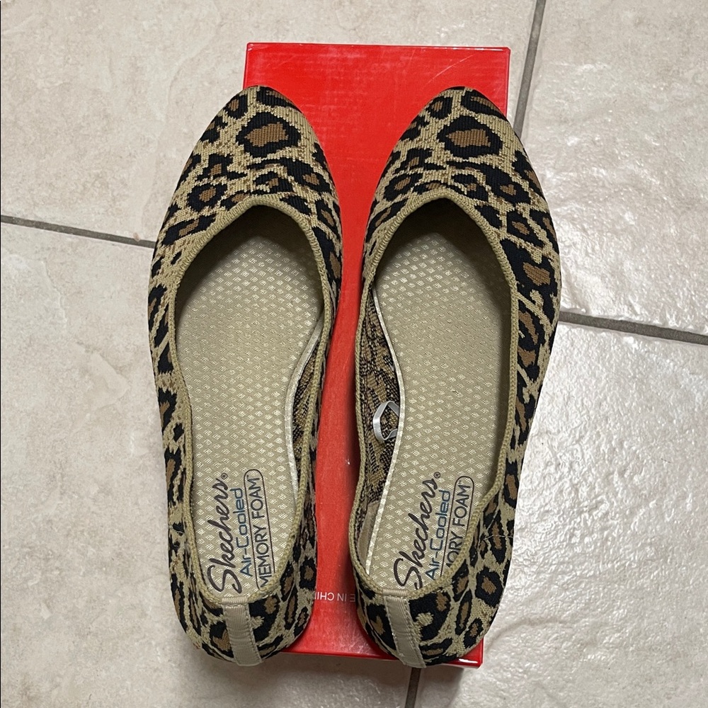 Skechers Women's Animal Print Flats - Picture 2 of 6